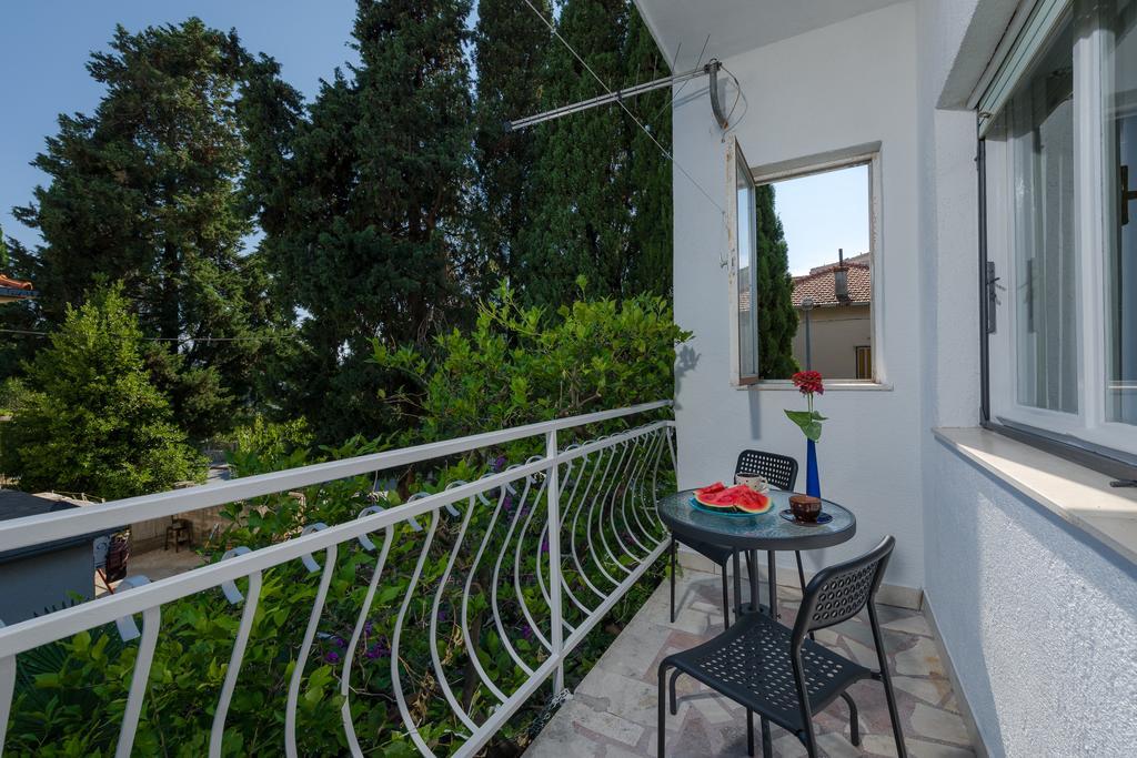 Garden Apartment Kaštela Rum bild