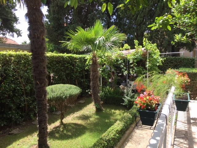 Garden Apartment Kaštela Exteriör bild